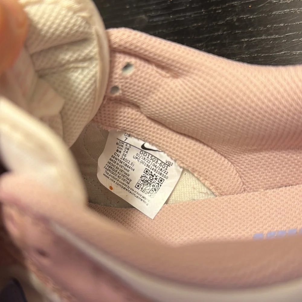 Nike Dunks - Picture 5 of 6